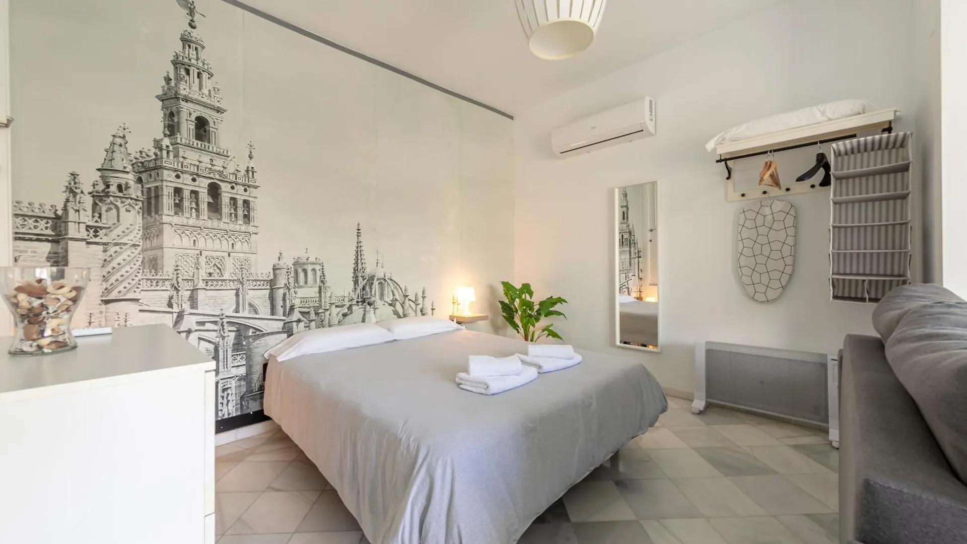 Arco Del Postigo Apartment Seville